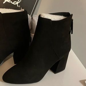 Maurices Qupid Métis Faux Suede Ankle Boot Sz 9